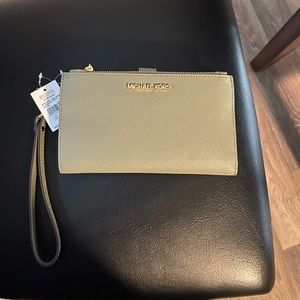 MICHAEL KORS WALLET IN ARMY GREEN